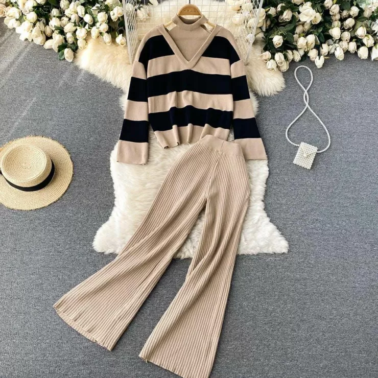 Co-Ords^Alamode By Akanksha Naomi Striped Woolen Coord Set