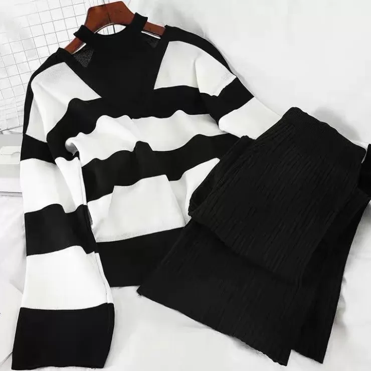 Co-Ords^Alamode By Akanksha Naomi Striped Woolen Coord Set