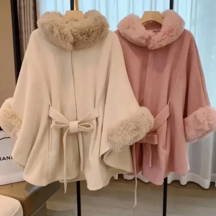 Winter Wear | Jackets And Coats^Alamode By Akanksha Violetta Premium Winter Capes With Fur Detailing